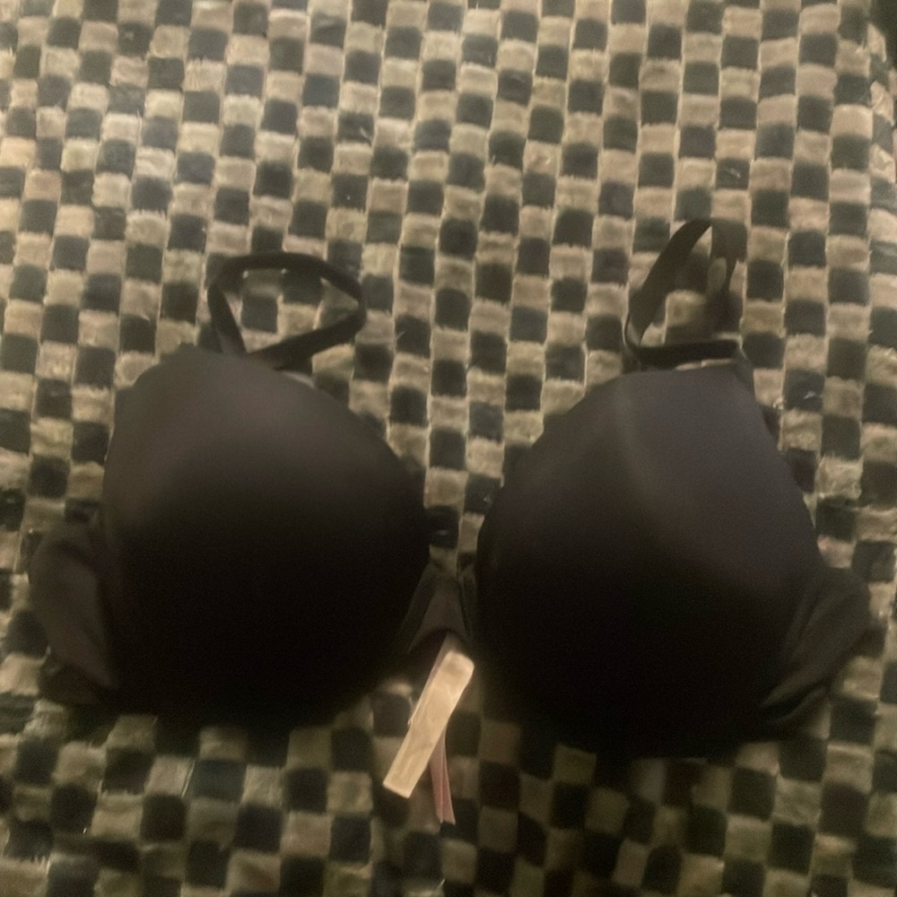 PINK Victoria’s Secret black Wear Everywhere Push-up bra 38C